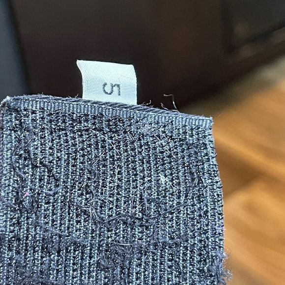 Snap Belt Black with silver studs that closes in the back - Picture 5 of 6